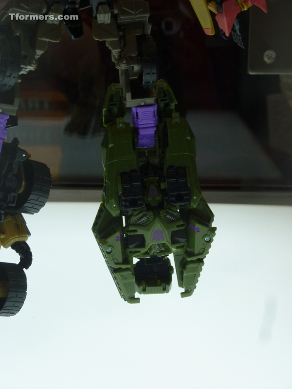 San Diego Comic Con 2012 Exclusive Bruticus G1 Colors  (13 of 134)